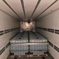 Last som lastes eller sikres i en trailer fra Vroegindewey