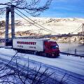 Lkw von Vroegindewey auf einer Brücke in Norwegen