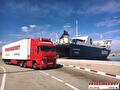 Vrachtwagen van Vroegindewey bij de haven