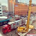Lading wordt geladen of vastgezet in een trailer van Vroegindewey